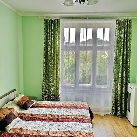 קרלובי וארי Apartments Iris מראה חיצוני תמונה